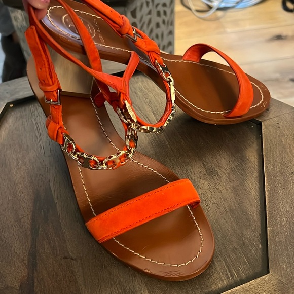 🛑 1 hour sale. Tory Burch, Orange Sandals with Chain Detail, 6.5. Worn once. - Picture 3 of 12